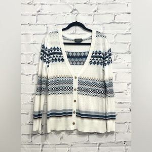 Women's White and Blue Patterned Sweater